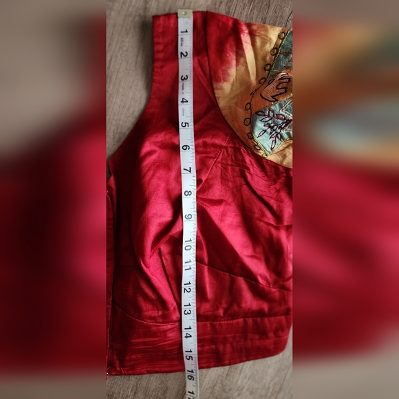 Saree‎ with Top Red and Gold Elephant Applique Embroidered and Sequined - Picture 5 of 5